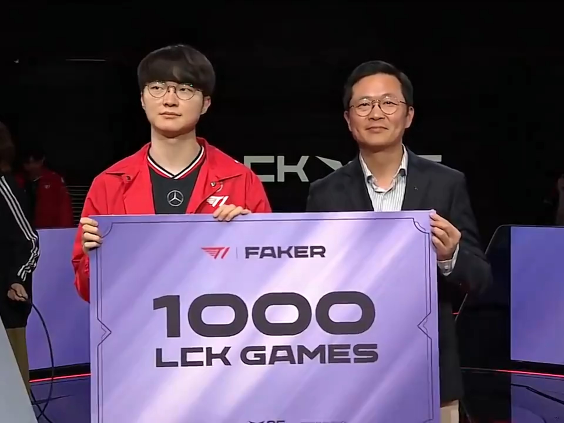 Faker意外战胜勇士，表现优异引爆全场！全场沸腾不已(faker从s几开始打比赛)