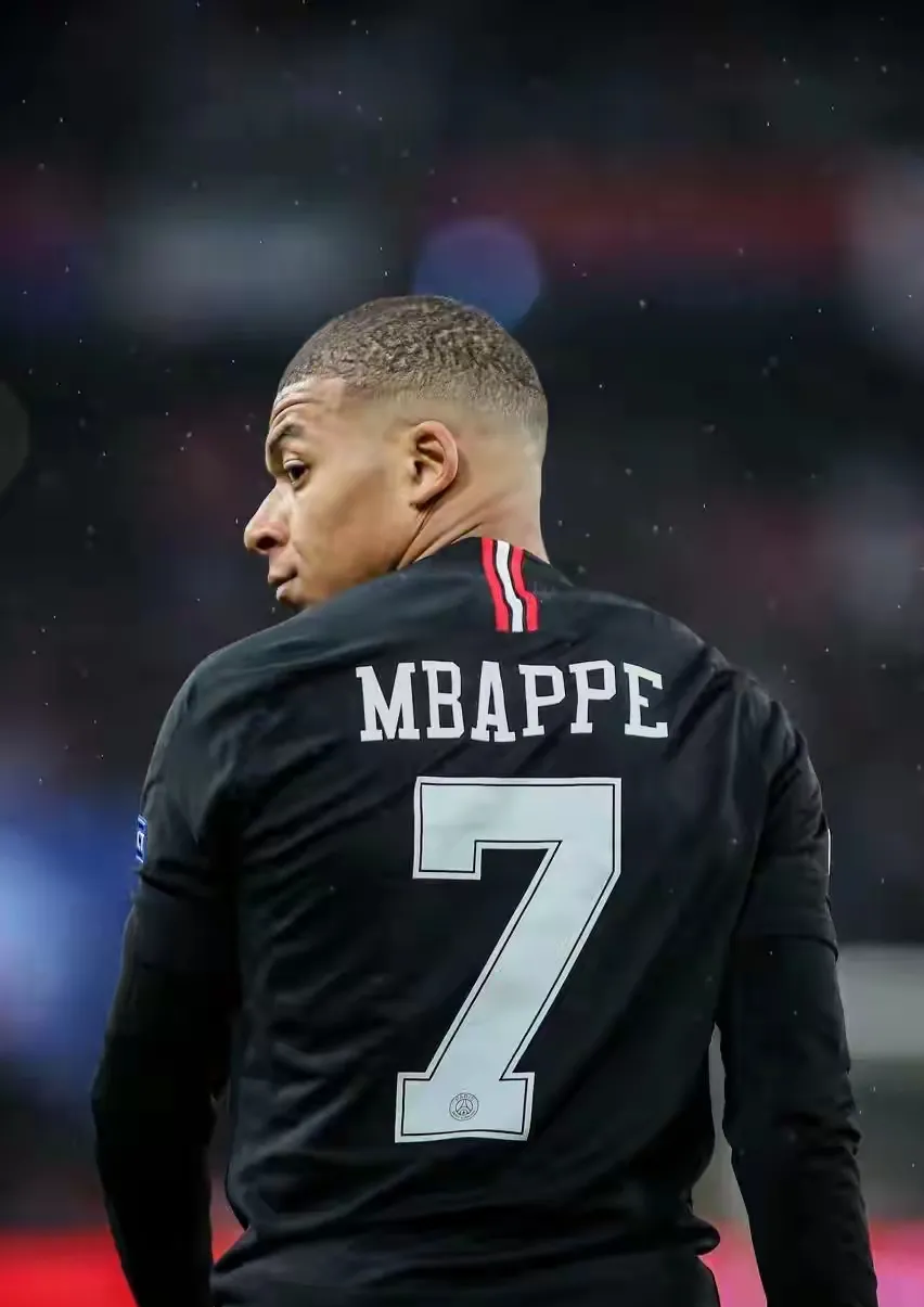 里程碑夜巴黎圣日耳曼再遭质疑，欧冠今晨刷纪录，话题不断，细节决定成败的简单介绍-爱游戏