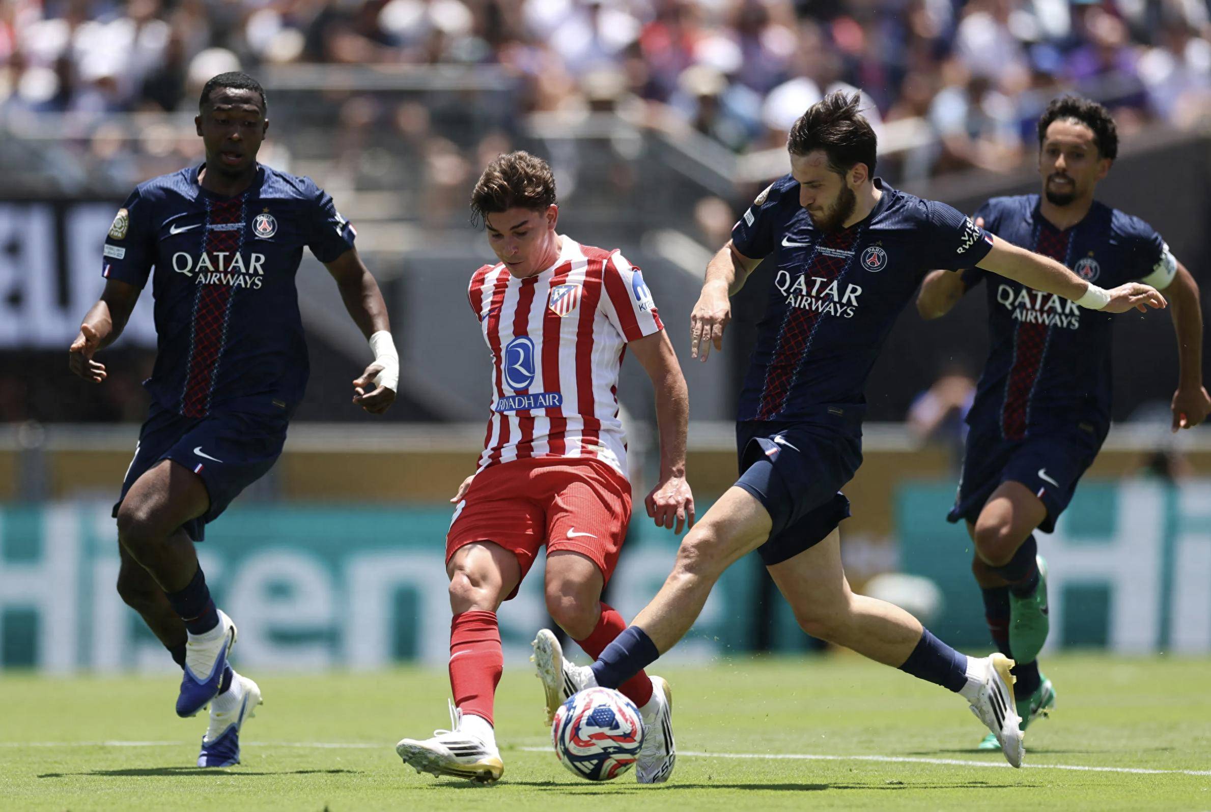 那不勒斯训练开放日，国际比赛日遗憾出局引欢呼，法国杯在即，阵容厚度经受考验的简单介绍